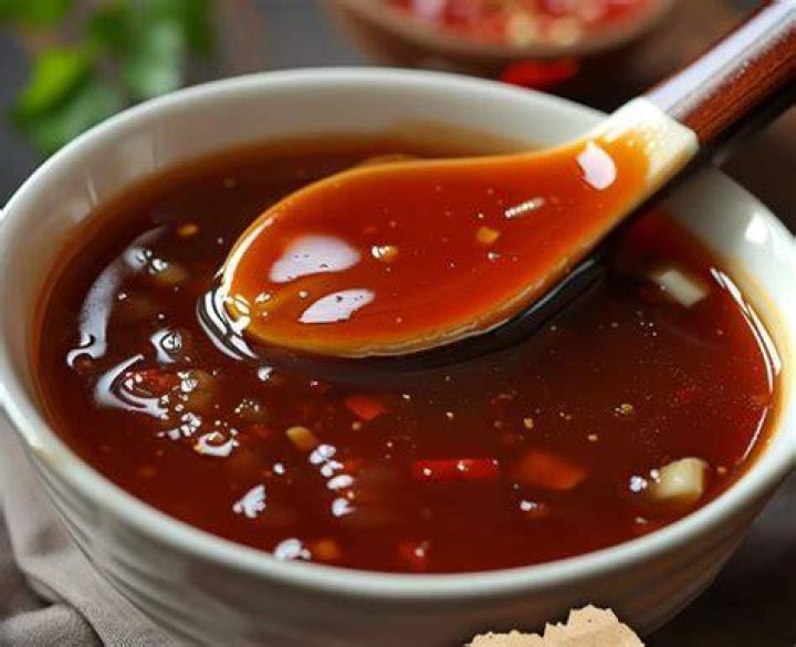 What is Chinese sweet and sour sauce made of?